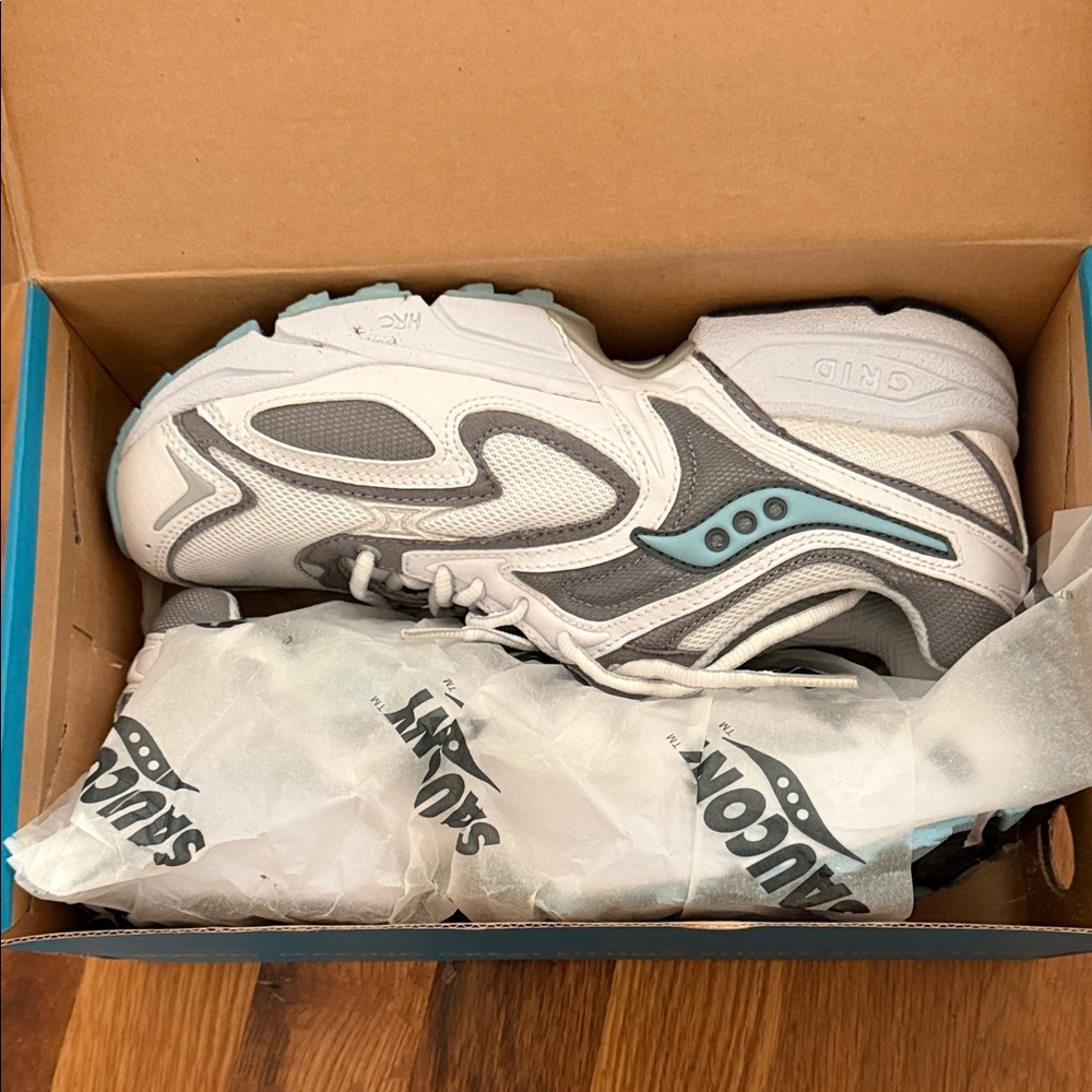 Saucony Women' White and Gray Sneakers